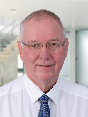 Dr. Helmut Brüggmann