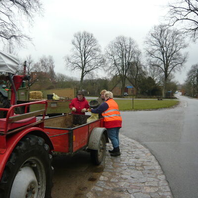 Bild vergrößern: Kankelau - Müllsammeln 2013_4