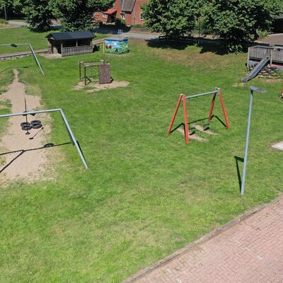 Bild vergrößern: Möhnsen - Spielplatz1