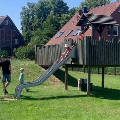 Bild vergrößern: Brunstorf - Spielplatz2